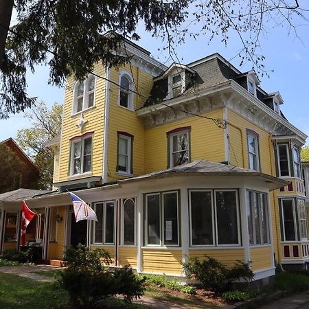Pangea House Bed & Breakfast Gananoque Bagian luar foto
