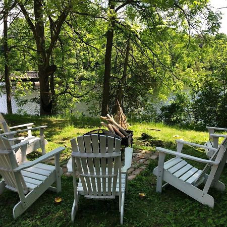 Pangea House Bed & Breakfast Gananoque Bagian luar foto