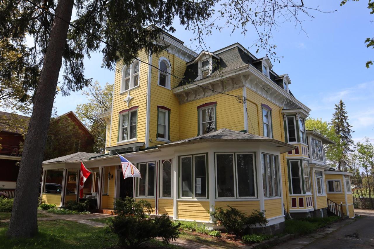 Pangea House Bed & Breakfast Gananoque Bagian luar foto