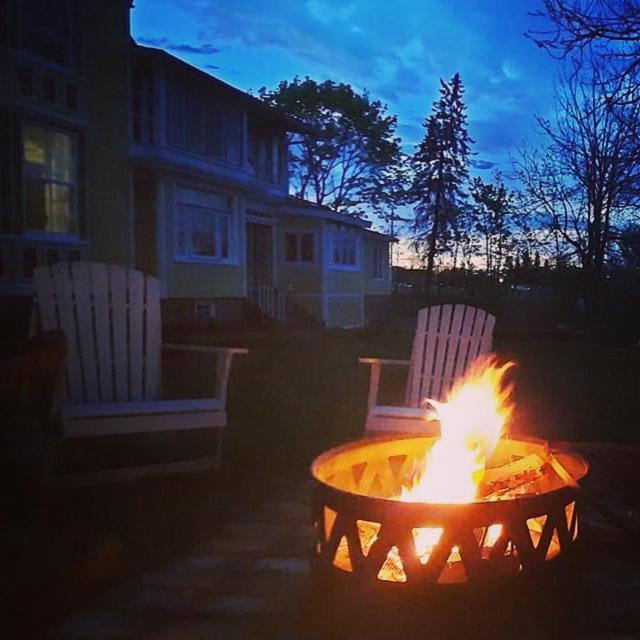 Pangea House Bed & Breakfast Gananoque Bagian luar foto