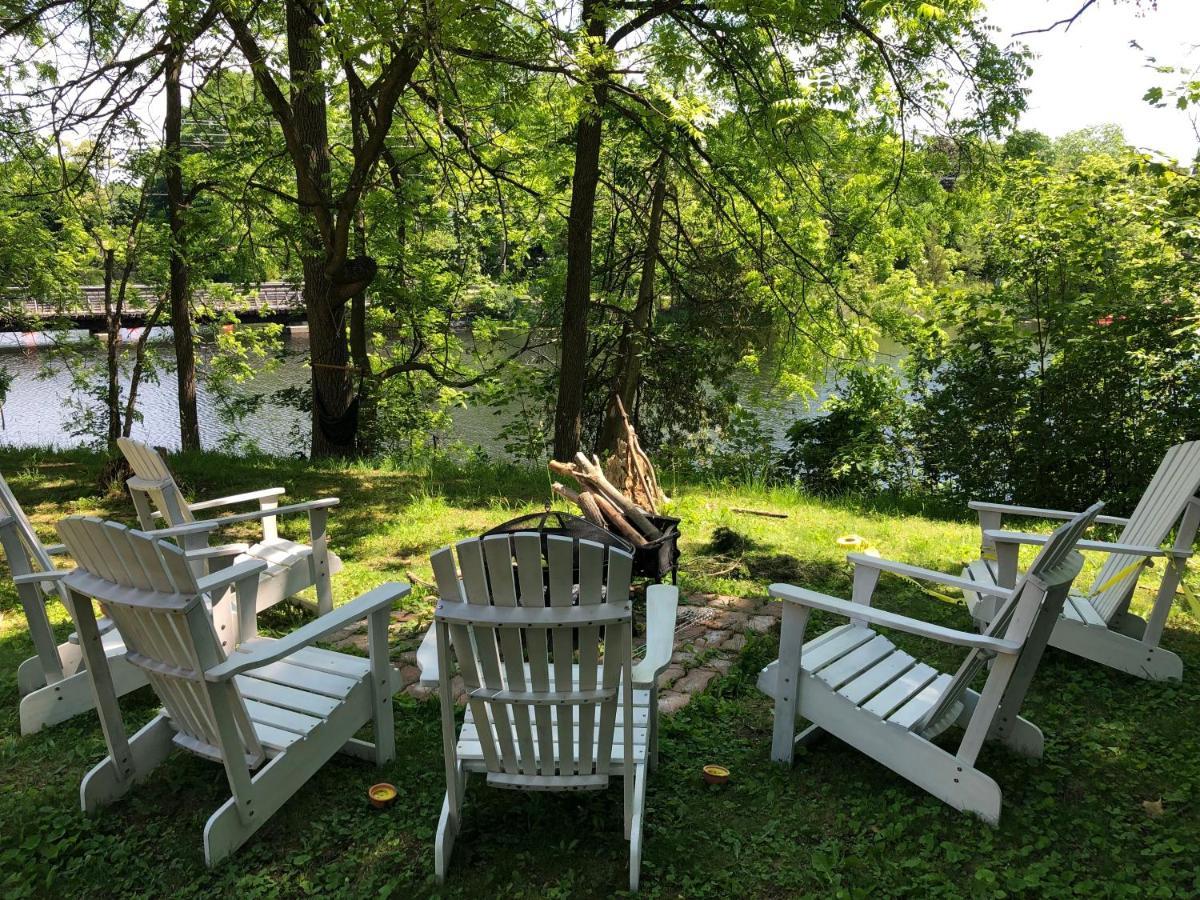 Pangea House Bed & Breakfast Gananoque Bagian luar foto