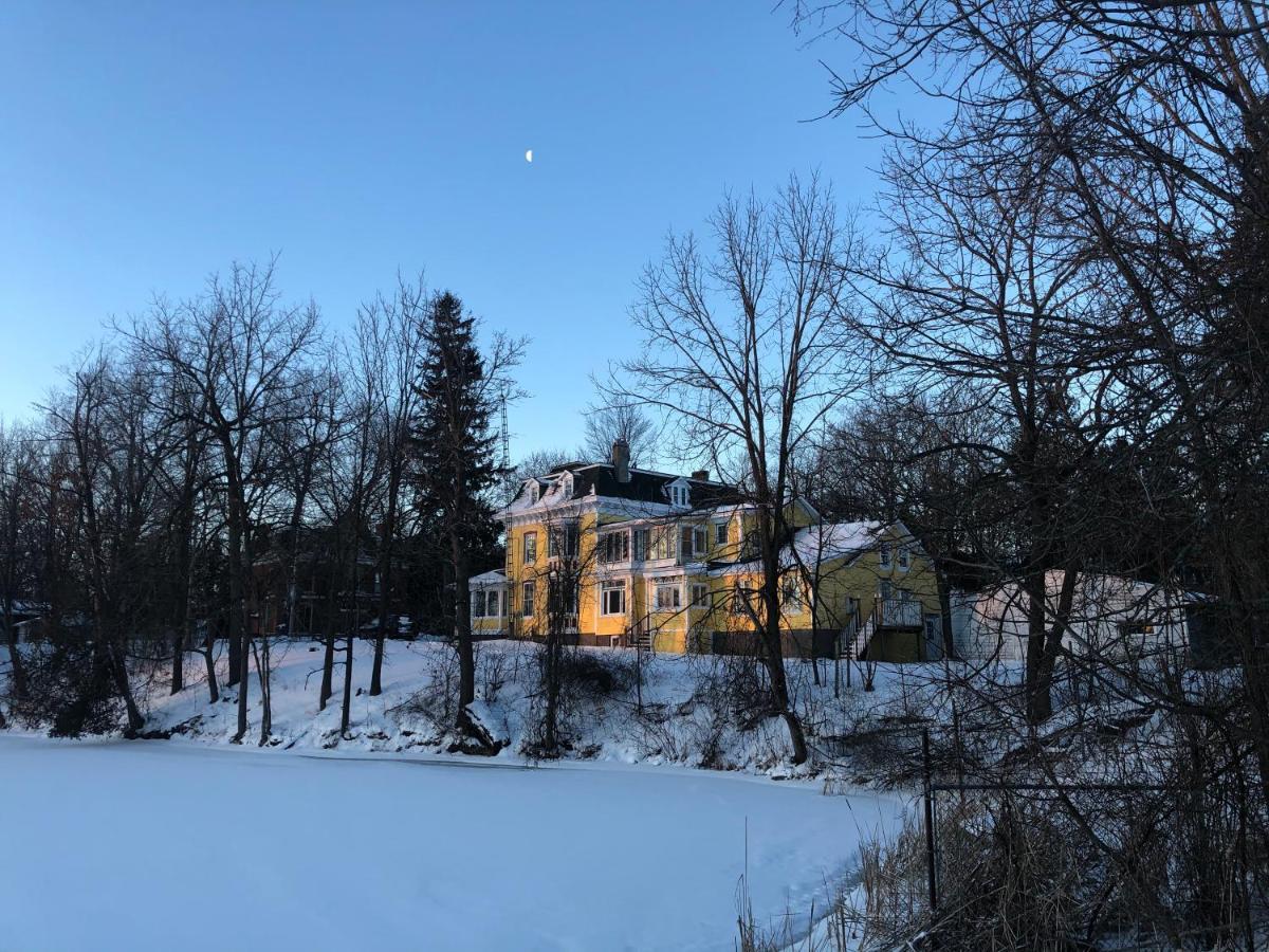 Pangea House Bed & Breakfast Gananoque Bagian luar foto